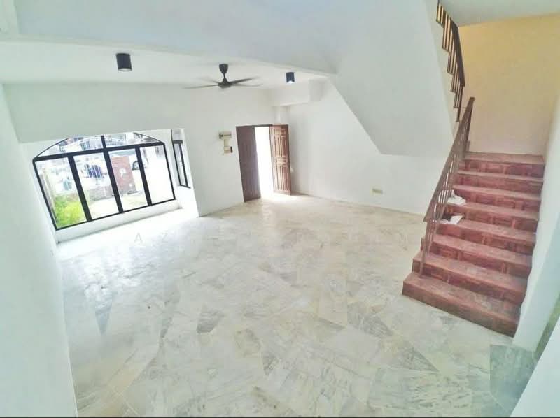 Rumah Teres 2 Tingkat untuk Dijual di Bandar Sungai Long (Selangor) - Azli Ibrahim - Living Room - PropertyGuru.com.my