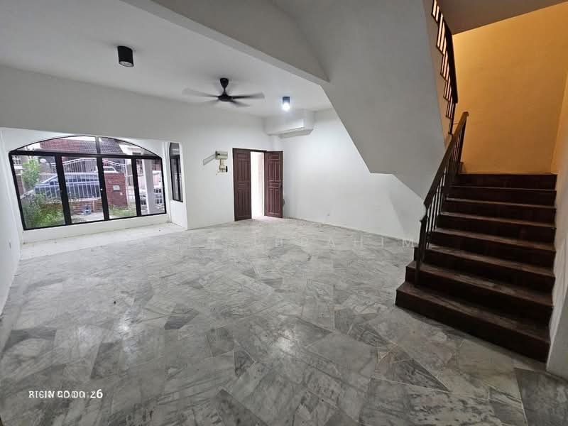 Rumah Teres 2 Tingkat untuk Dijual di Bandar Sungai Long (Selangor) - Azli Ibrahim - Living Room - PropertyGuru.com.my