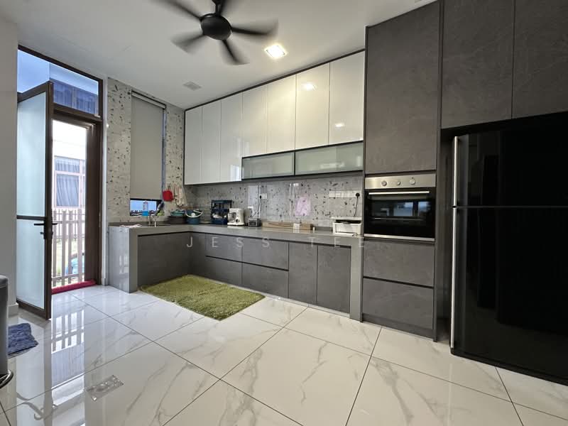 Semi-Detached House for Sale in Setia Alam (Selangor) - Jess Tee - Kitchen - PropertyGuru.com.my