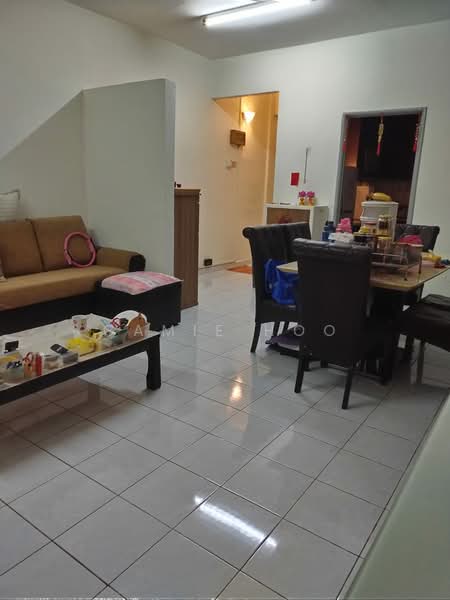 Kondominium untuk Dijual di Garden Park - Camie Hoo - Living Room - PropertyGuru.com.my