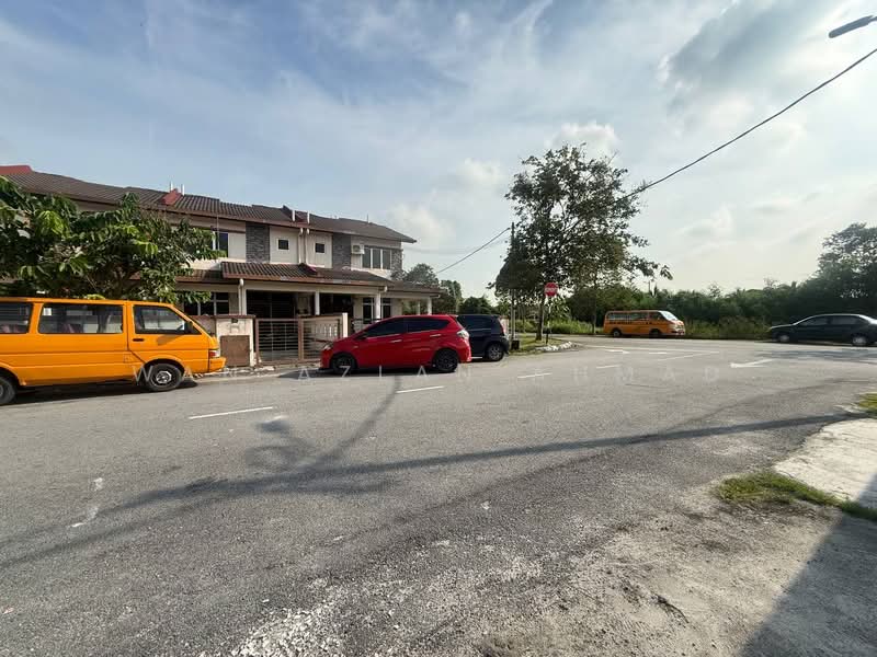 1-storey Terraced House for Sale in Taman Perepat Indah (Kapar) - Wan Azlan Ahmad - PropertyGuru.com.my