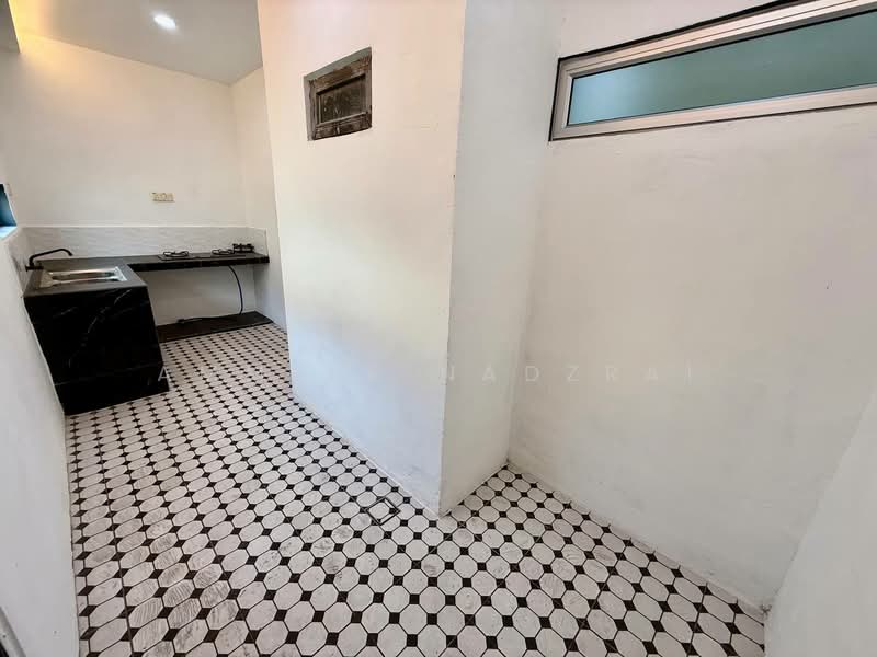 2-storey Terraced House for Sale in Kota Perdana (Seri Kembangan) - Ammeer Nadzrai - Kitchen - PropertyGuru.com.my