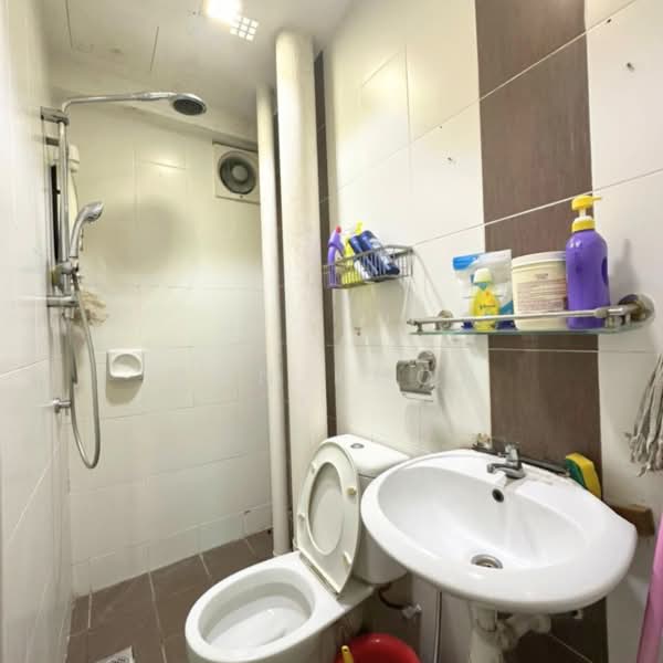Pangsapuri untuk Dijual di Pinang Laguna - Ann Khor - Bathroom - PropertyGuru.com.my