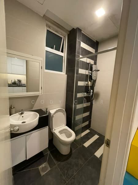 Pangsapuri untuk Disewa di Central Residence @ Sungai Besi - Cody Cher - Bathroom - PropertyGuru.com.my