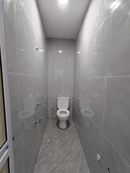 Rumah Teres 2 Tingkat untuk Dijual di Taman Bukit Jaya (Ulu Tiram) - Nellie Lim - Bathroom - PropertyGuru.com.my
