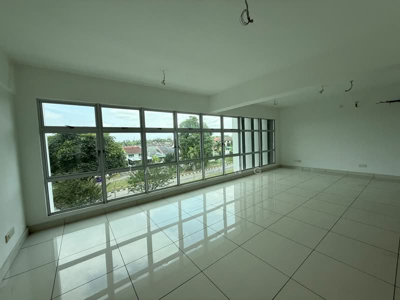 Servis Apartment untuk Dijual di Molek Pulai - Jasz Ong - Living Room - PropertyGuru.com.my
