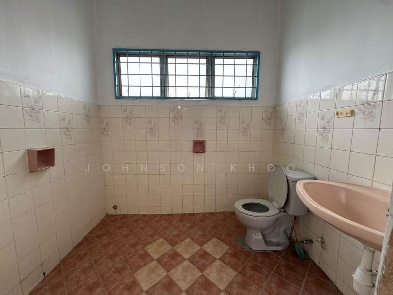 2-storey Terraced House for Sale in BANDAR PUCHONG JAYA (Puchong) - Johnson Khoo - Bathroom - PropertyGuru.com.my