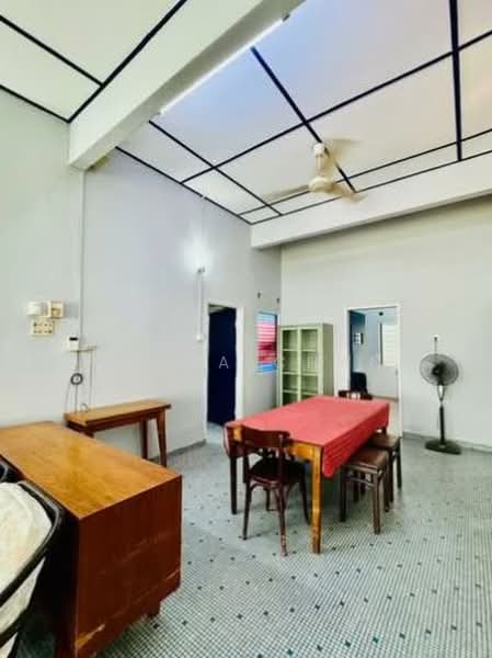 Semi-Detached House for Rent in Taman Barat (Pulau Tikus) - Lynda Chan - Dining Room - PropertyGuru.com.my
