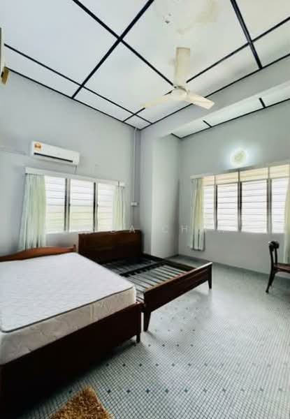 Semi-Detached House for Rent in Taman Barat (Pulau Tikus) - Lynda Chan - Bedroom - PropertyGuru.com.my
