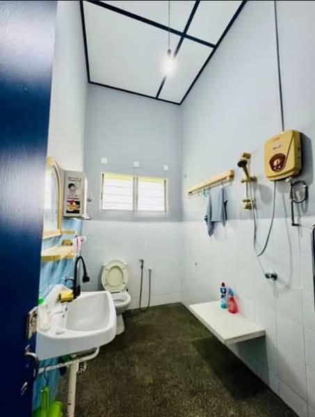 Semi-Detached House for Rent in Taman Barat (Pulau Tikus) - Lynda Chan - Bathroom - PropertyGuru.com.my