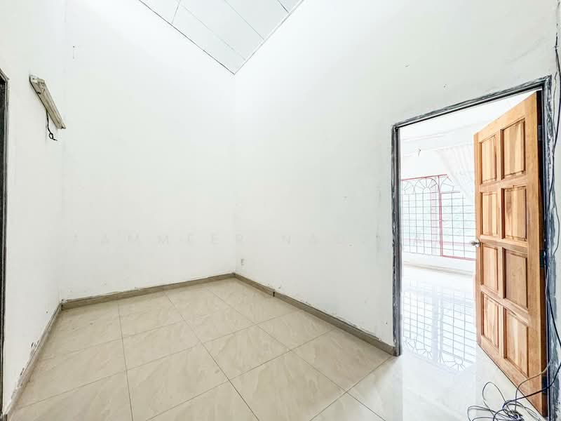 Rumah Teres 2 Tingkat untuk Dijual di Bandar Tasik Kesuma (Beranang) - Ammeer Nadzrai - Interior - PropertyGuru.com.my