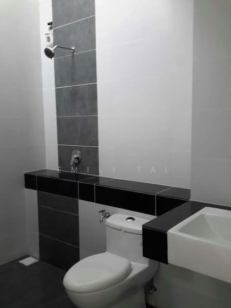 Rumah Teres 2-Tingkat untuk Dijual di Eco Majestic (Semenyih) - Emily Tai - Bathroom - PropertyGuru.com.my
