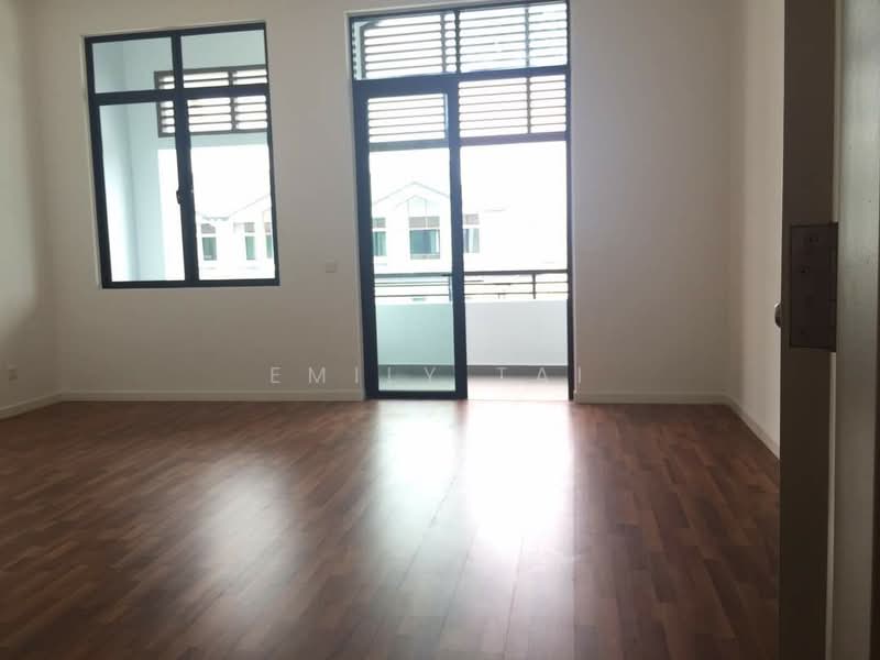 Rumah Teres 2-Tingkat untuk Dijual di Eco Majestic (Semenyih) - Emily Tai - Living Room - PropertyGuru.com.my