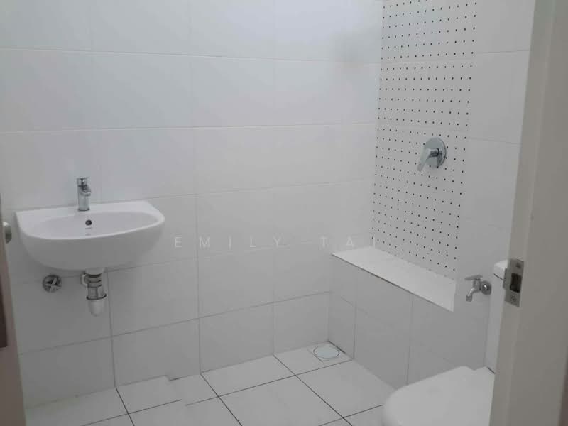 Rumah Teres 2-Tingkat untuk Dijual di Eco Majestic (Semenyih) - Emily Tai - Bathroom - PropertyGuru.com.my