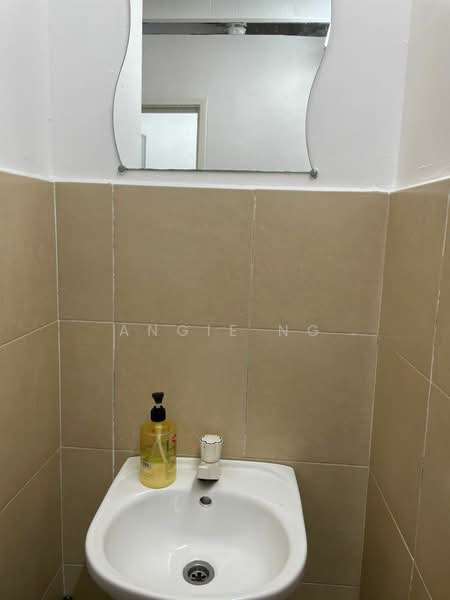 Shop / Office for Rent in Taman Kota Laksamana (Melaka City) - Angie Ng - Bathroom - PropertyGuru.com.my