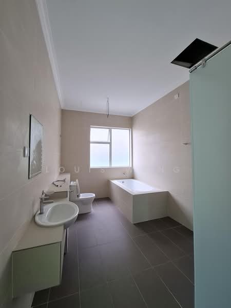 Bungalow for Rent in Bandar Tun Hussein Onn (Cheras) - Louis Wong - Bathroom - PropertyGuru.com.my