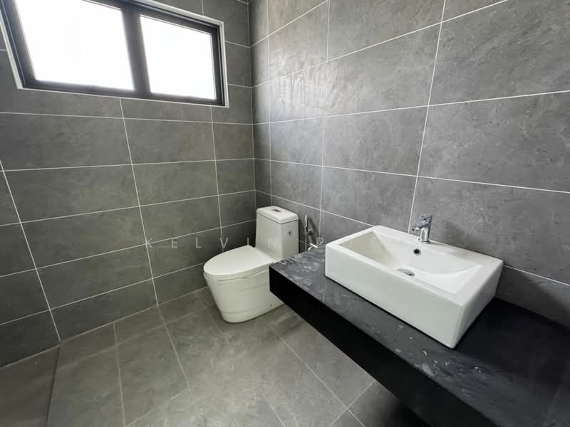 Semi-Detached House for Sale in Dengkil (Selangor) - Kelvin Pook - Bathroom - PropertyGuru.com.my