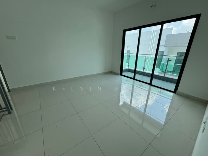 Semi-Detached House for Sale in Dengkil (Selangor) - Kelvin Pook - Balcony - PropertyGuru.com.my