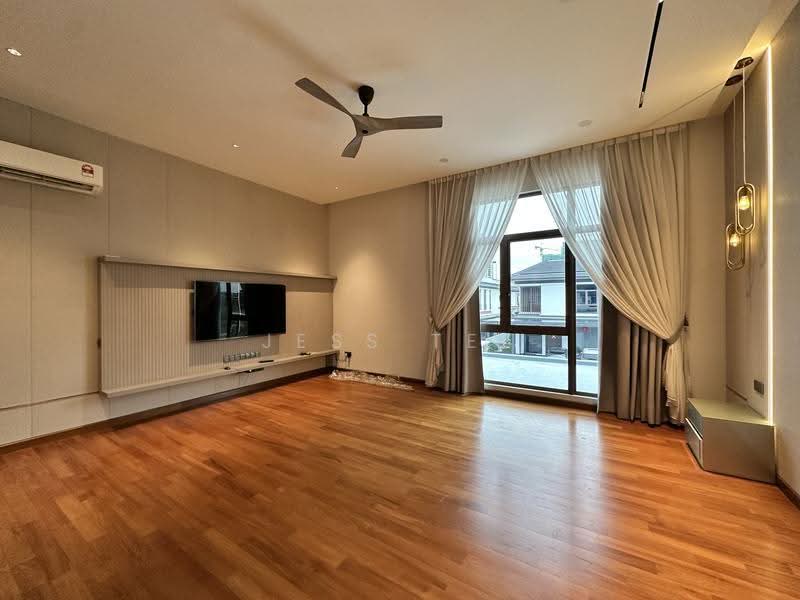 Bungalow House for Sale in Setia Alam (Selangor) - Jess Tee - Living Room - PropertyGuru.com.my