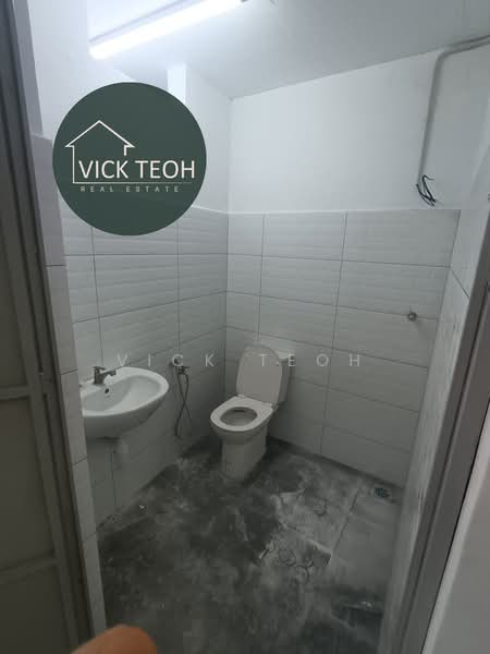 Kedai / Pejabat untuk Disewa di George Town (Penang) - Vick Teoh - Bathroom - PropertyGuru.com.my