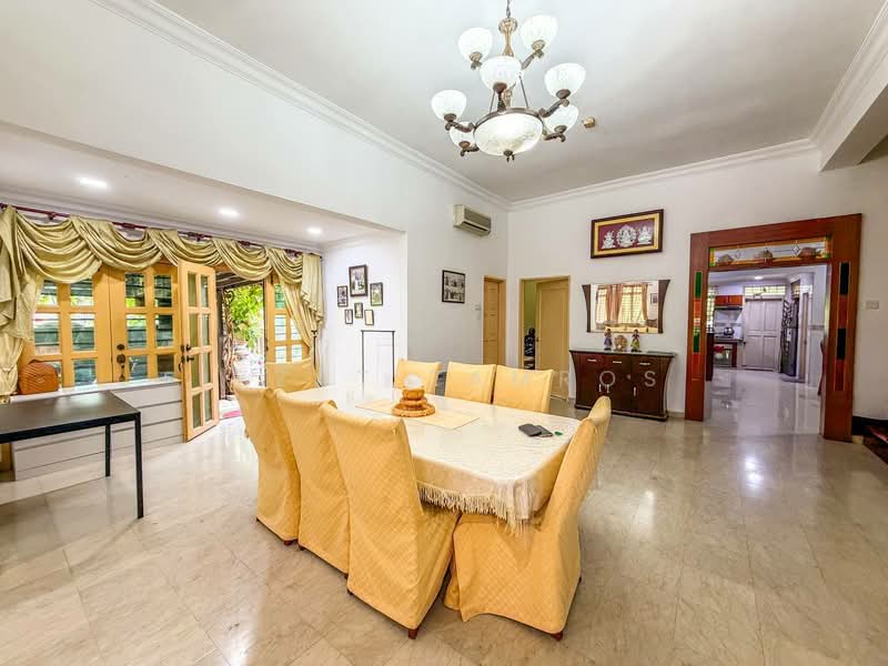 Rumah Berkembar untuk Dijual di Kota Kemuning (Shah Alam) - Izzat Zamros - Dining Room - PropertyGuru.com.my