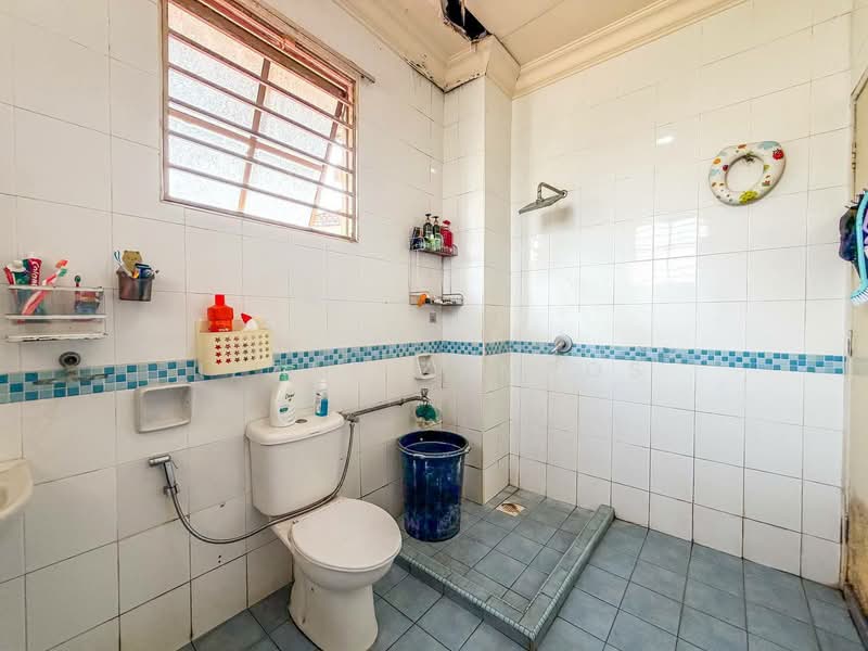 Rumah Berkembar untuk Dijual di Kota Kemuning (Shah Alam) - Izzat Zamros - Bathroom - PropertyGuru.com.my