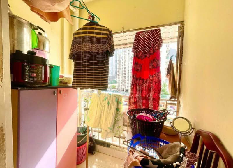 Pangsapuri untuk Dijual di Teratai Mewah Apartment Block 15,17,19,21 - Chris Choo - Balcony - PropertyGuru.com.my