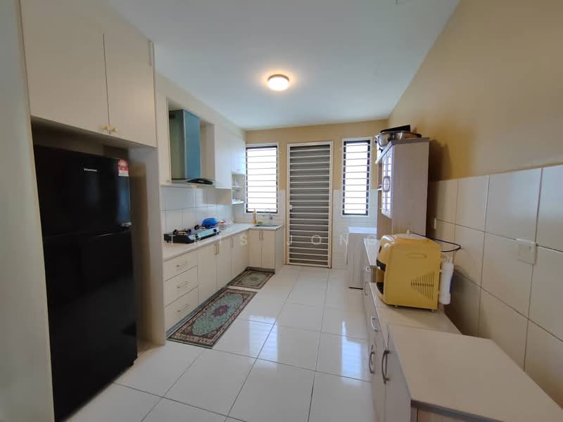 Terraced House for Sale in Rawang (Selangor) - Tris Jong - Kitchen - PropertyGuru.com.my