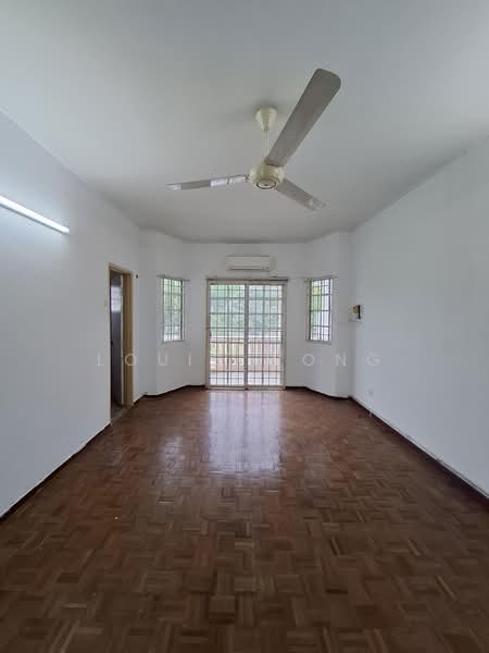 3-storey Terraced House for Sale in Batu 9 (Cheras) - Louis Wong - Living Room - PropertyGuru.com.my