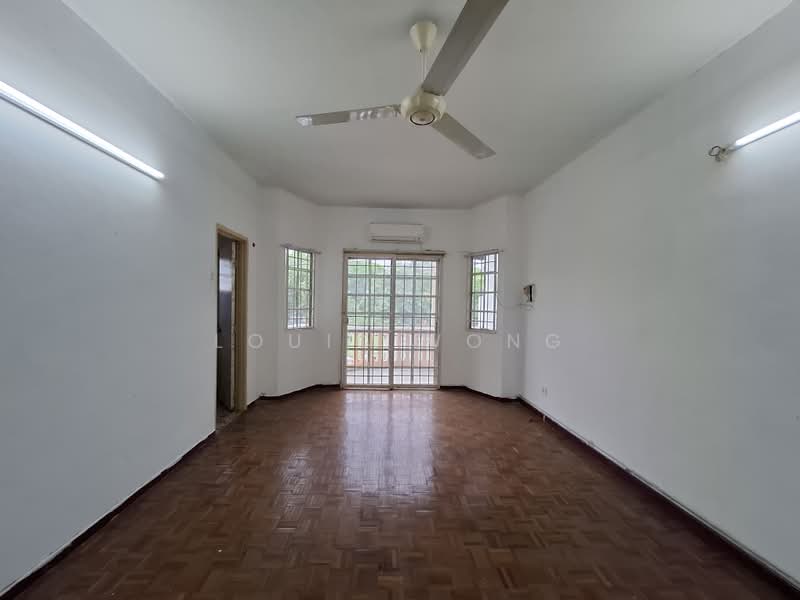 3-storey Terraced House for Sale in Batu 9 (Cheras) - Louis Wong - Living Room - PropertyGuru.com.my
