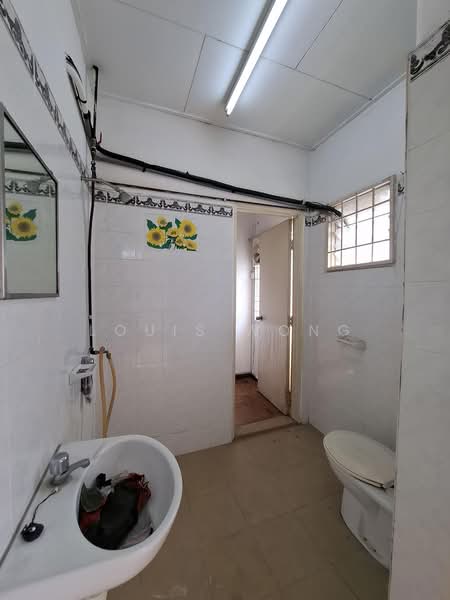 3-storey Terraced House for Sale in Batu 9 (Cheras) - Louis Wong - Bathroom - PropertyGuru.com.my
