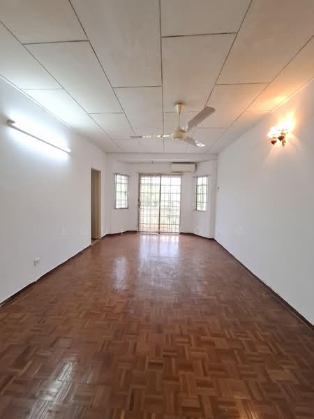 3-storey Terraced House for Sale in Batu 9 (Cheras) - Louis Wong - Living Room - PropertyGuru.com.my