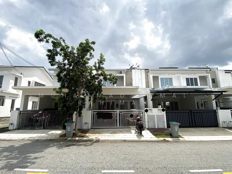 Rumah Teres 2 Tingkat untuk Dijual di Taman Tiara Sendayan (Bandar Sri Sendayan) - Muhammad Iqmal Rahiman - Exterior - PropertyGuru.com.my
