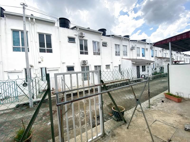 Rumah Teres 2 Tingkat untuk Dijual di Taman Tiara Sendayan (Bandar Sri Sendayan) - Muhammad Iqmal Rahiman - Exterior - PropertyGuru.com.my