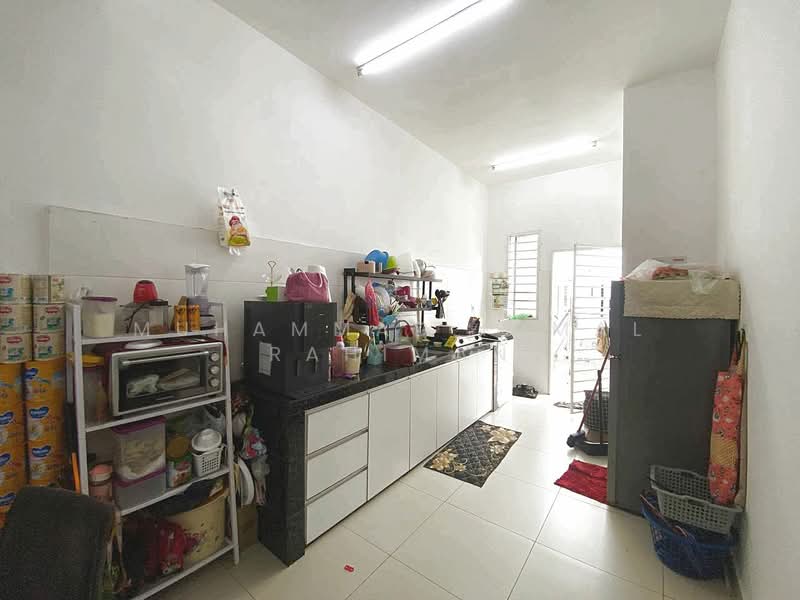 Rumah Teres 2 Tingkat untuk Dijual di Taman Tiara Sendayan (Bandar Sri Sendayan) - Muhammad Iqmal Rahiman - Kitchen - PropertyGuru.com.my