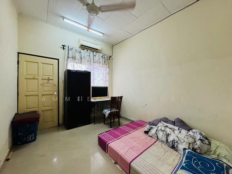 2-storey Terraced House for Sale in Kajang (Selangor) - Ammeer Nadzrai - Bedroom - PropertyGuru.com.my