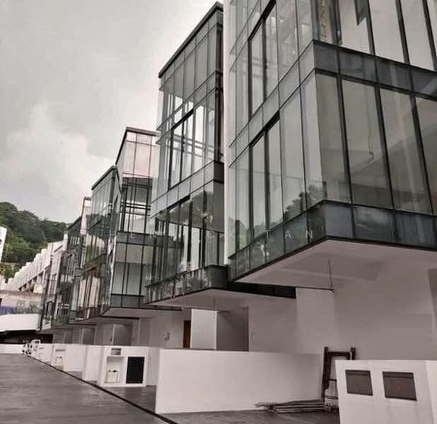 3.5-storey Terraced House for Sale in Damansara Perdana (Selangor) - Henrick Tan - Exterior - PropertyGuru.com.my