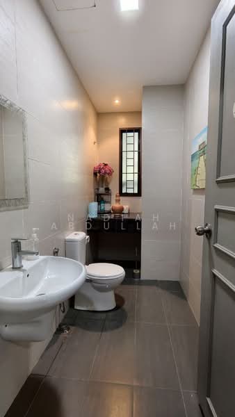 2-storey Terraced House for Sale in Alam Impian (Shah Alam) - Nadiah Abdullah - Bathroom - PropertyGuru.com.my