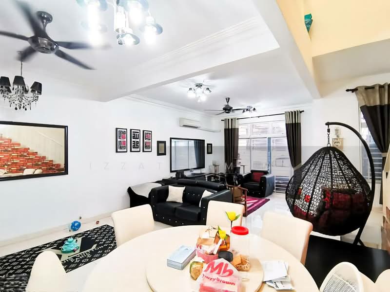 Rumah Teres 2 Tingkat untuk Dijual di Kota Puteri (Batu Arang) - Izzat Zamros - Living Room - PropertyGuru.com.my