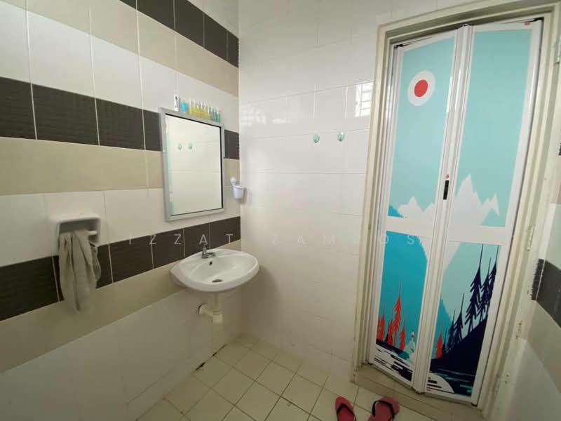 Rumah Teres 2 Tingkat untuk Dijual di Kota Puteri (Batu Arang) - Izzat Zamros - Bathroom - PropertyGuru.com.my