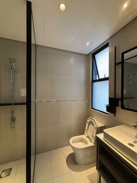 Service Residence for Sale at Millerz Square Serviced Residence - Sam Chew - Bathroom - PropertyGuru.com.my