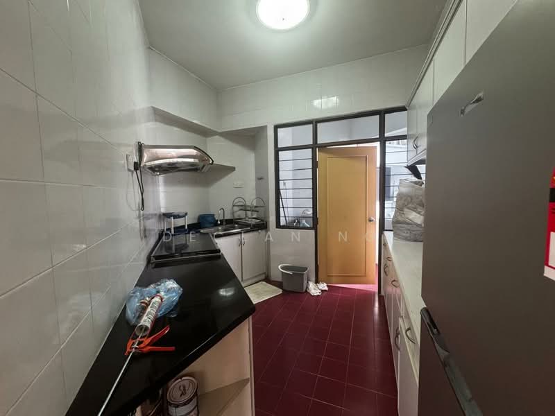 Kondominium untuk Disewa di Marina Tower (Ratu Mutiara) - Declan Ng - Kitchen - PropertyGuru.com.my