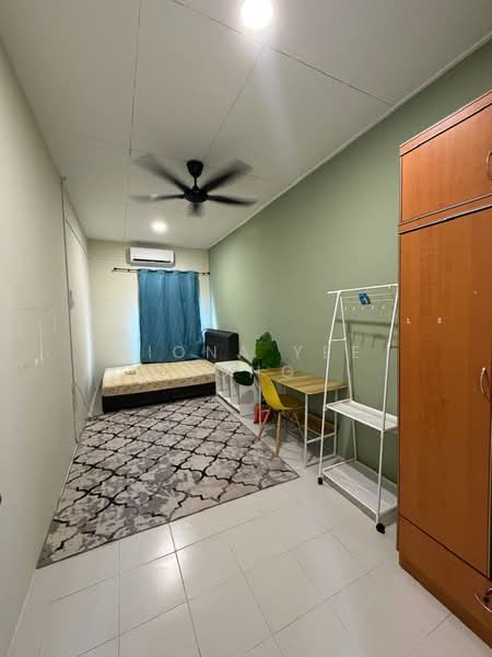Rumah Teres 2 Tingkat untuk Disewa di Kelapa Sawit (Kulai) - Fiona Yee Rong - Bedroom - PropertyGuru.com.my