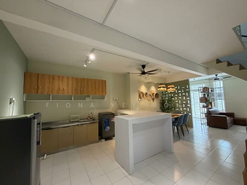 Rumah Teres 2 Tingkat untuk Disewa di Kelapa Sawit (Kulai) - Fiona Yee Rong - Kitchen - PropertyGuru.com.my
