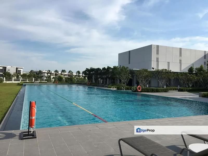 Rumah Berkembar untuk Dijual di Telok Panglima Garang (Selangor) - Jaze Ong - Pool - PropertyGuru.com.my