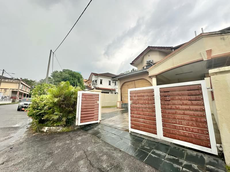 Semi-Detached House for Sale in Country Heights (Kajang) - Izzat Zamros - Exterior - PropertyGuru.com.my