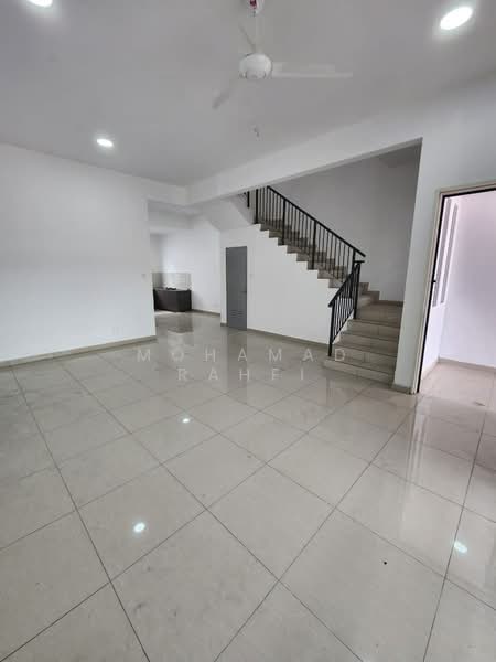 Terraced House for Sale in Bandar Putra (Kulai) - Mohamad Rahfi - Living Room - PropertyGuru.com.my
