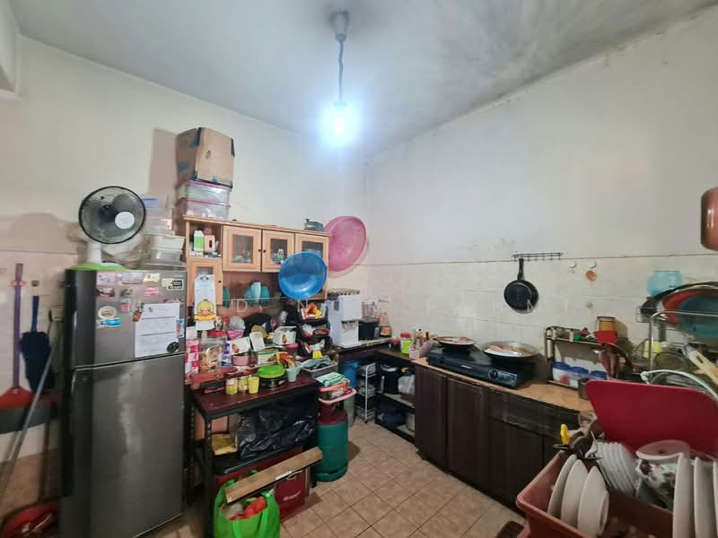 2-storey Terraced House for Sale in Bukit Jelutong (Shah Alam) - Mohd Nor Fahmi - Kitchen - PropertyGuru.com.my