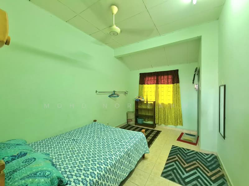 2-storey Terraced House for Sale in Bukit Jelutong (Shah Alam) - Mohd Nor Fahmi - Bedroom - PropertyGuru.com.my