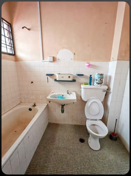 2-storey Terraced House for Sale in Taman Cheras Permata (Cheras) - Henry Lim - Bathroom - PropertyGuru.com.my